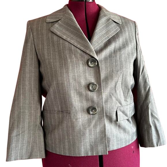 Vintage Blazer Womens Size 12P Gray Large Buttons Retro Business Casual Office - Picture 1 of 7